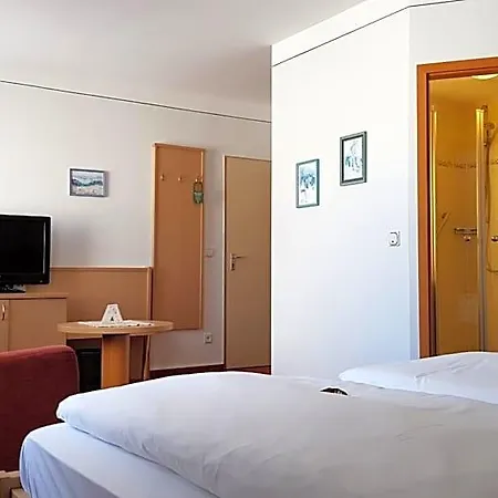 Specht Hotel *